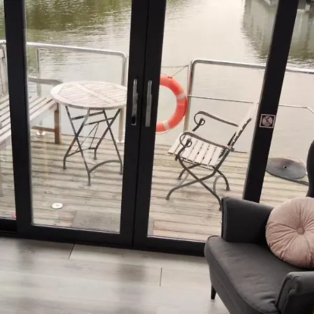 Hausboot Lucky